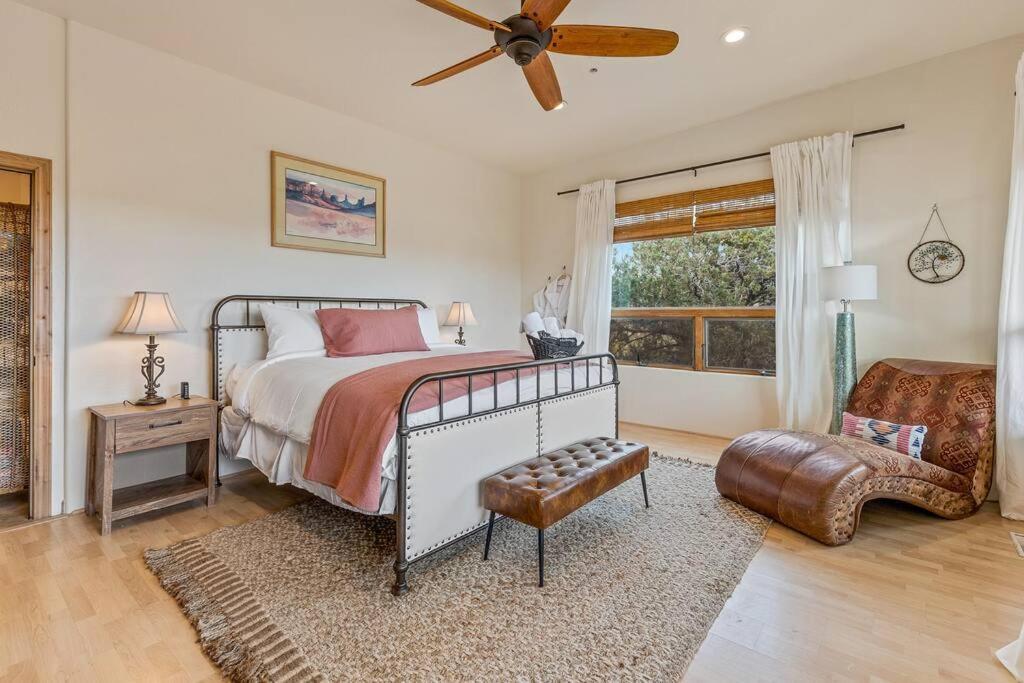 Close To Fresh Creek! Sleeps 12 ~ Amazing Views W/Serene Open Space ~ Hot Tub + Game Room ~ Trails Outside Sedona Extérieur photo