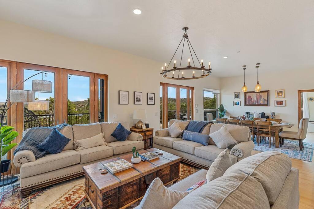 Close To Fresh Creek! Sleeps 12 ~ Amazing Views W/Serene Open Space ~ Hot Tub + Game Room ~ Trails Outside Sedona Extérieur photo