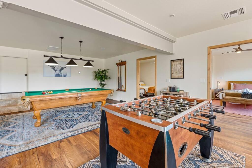 Close To Fresh Creek! Sleeps 12 ~ Amazing Views W/Serene Open Space ~ Hot Tub + Game Room ~ Trails Outside Sedona Extérieur photo