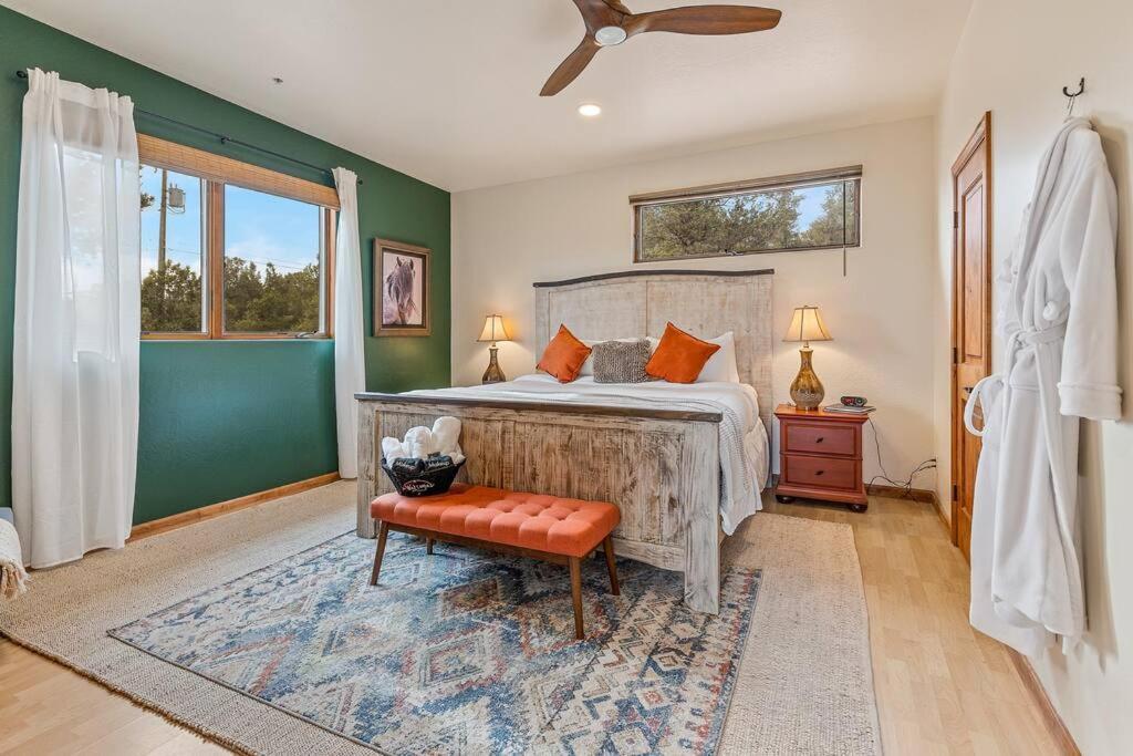 Close To Fresh Creek! Sleeps 12 ~ Amazing Views W/Serene Open Space ~ Hot Tub + Game Room ~ Trails Outside Sedona Extérieur photo