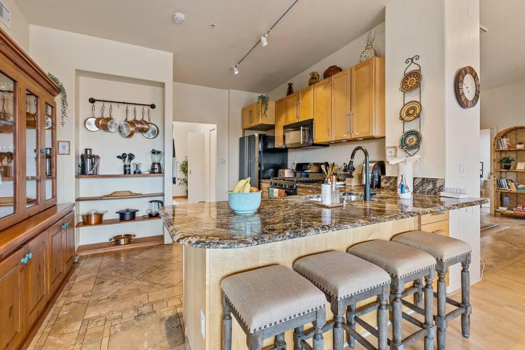 Close To Fresh Creek! Sleeps 12 ~ Amazing Views W/Serene Open Space ~ Hot Tub + Game Room ~ Trails Outside Sedona Extérieur photo